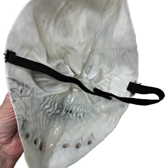 Adult Halloween Face Mask. Scary Costume. Demon‎ Mask. Gray Mask Red Eyes - Picture 5 of 6